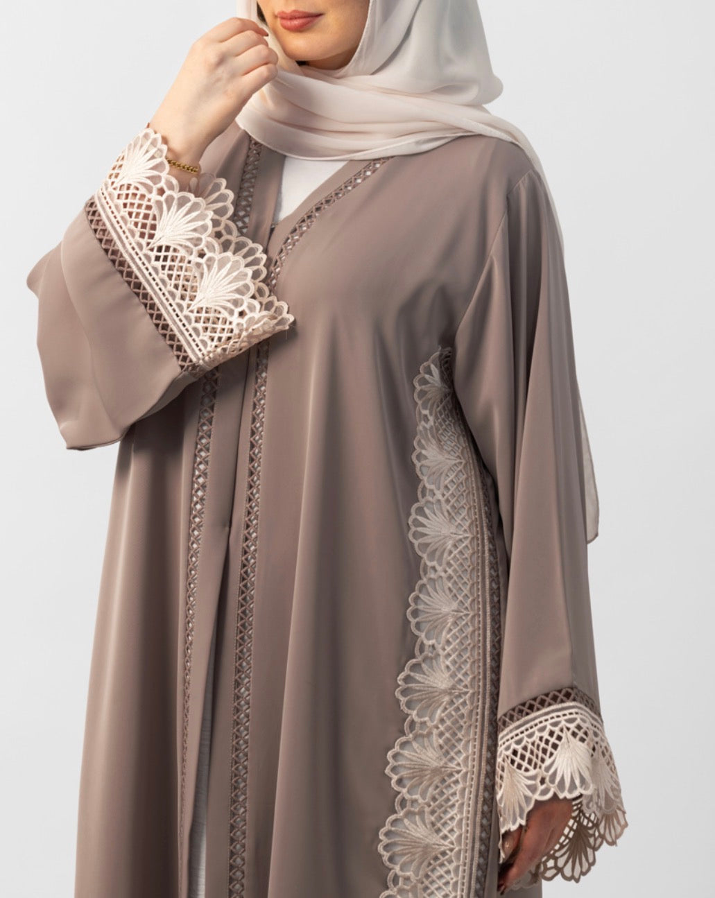 Taraf Abaya - عباية تَرَف