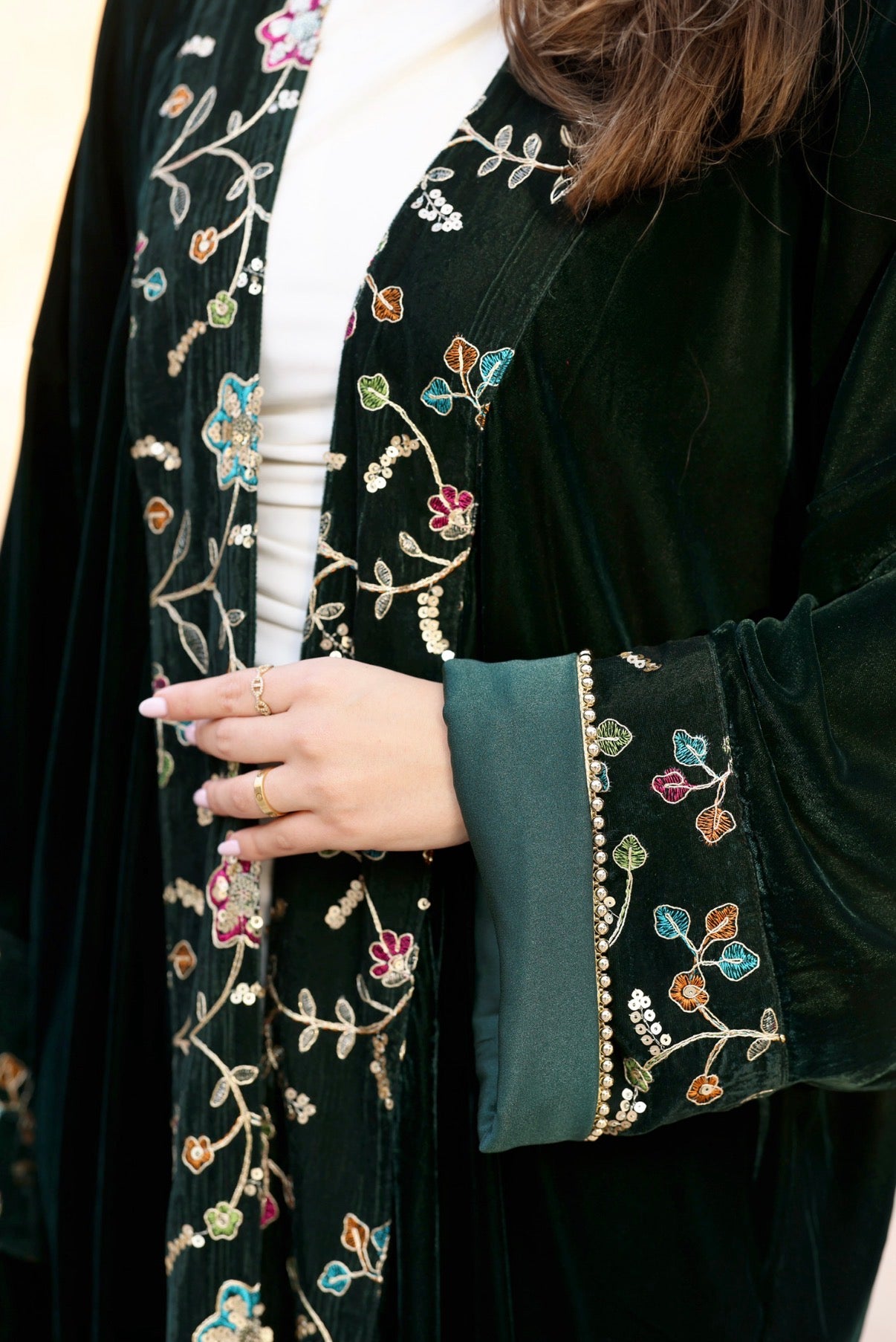 Zomorrod Bisht - بشت زُمُرّد